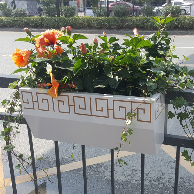 城市道路護(hù)欄景觀花箱